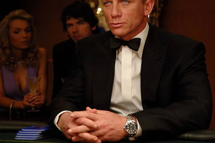 
	James Bond usa rel&oacute;gio Omega em filme: as fabricantes su&iacute;&ccedil;as de rel&oacute;gios est&atilde;o enfrentando uma lista cada vez maior de desafios
 (Reprodução)