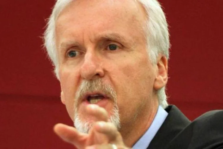 Cineasta James Cameron discursando em Pequim (China Daily/Reuters)