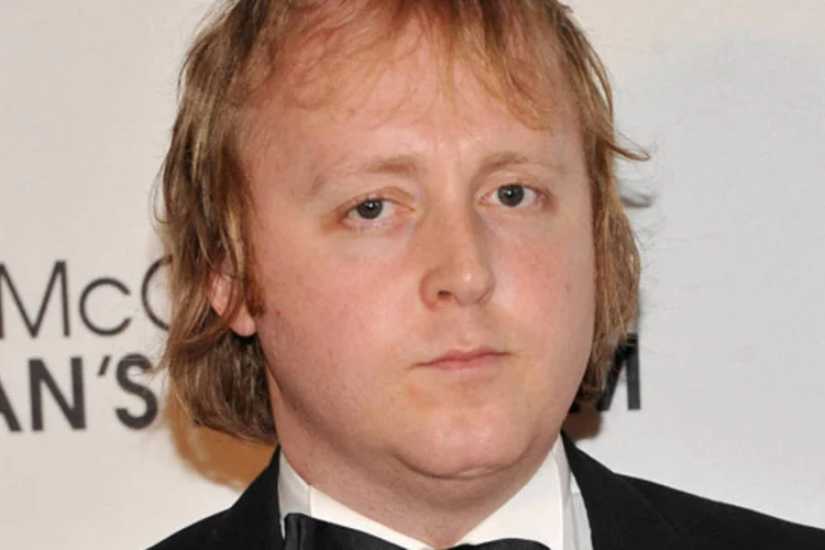 James McCartney, que já participou de alguns trabalhos de seu pai, iniciou sua carreira em 2009 e, deste então, já lançou três discos de música pop (Stephen Lovekin/Getty Images)