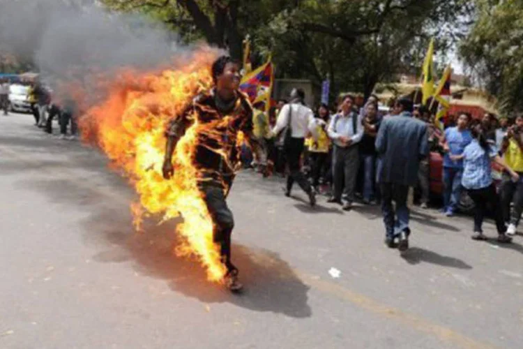 O jovem ativista é o primeiro que morre depois de protestar na Índia, onde está o governo tibetano no exílio e é o país com maior número de foragidos dessa região (AFP)