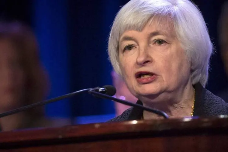 
	Chair do Federal Reserve, Janet Yellen, discursa durante encontro do Clube Econ&ocirc;mico de Nova York
 (Brendan McDermid/Reuters)