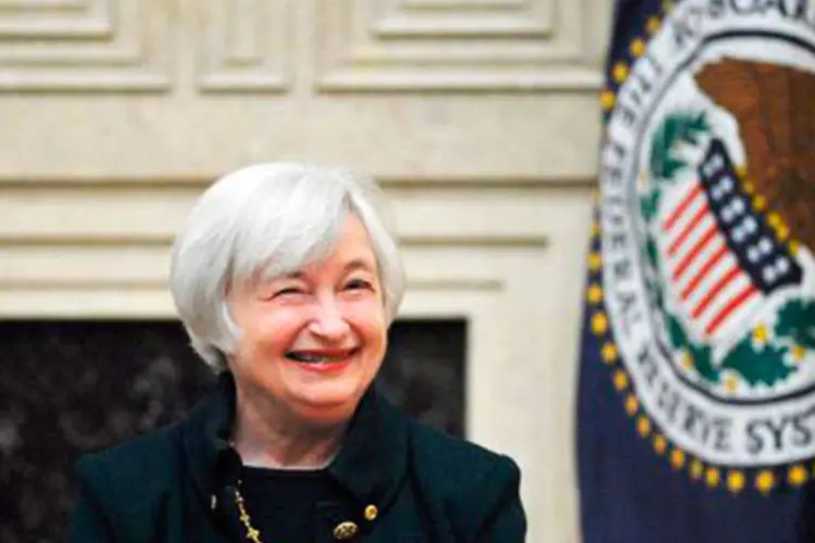 
	A nova presidente do Fed, Janet Yellen: a decis&atilde;o foi tomada durante um conselho p&uacute;blico dirigido pela nova presidente da institui&ccedil;&atilde;o
 (MANDEL NGAN/AFP)