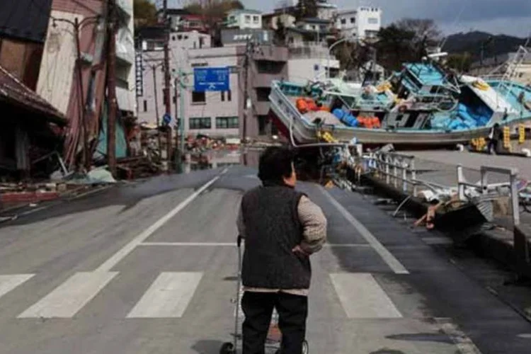 O terremoto seguido de tsunami em março deve aumentar a dívida, com gastos do governo na reconstrução das áreas afetadas (Getty Images)