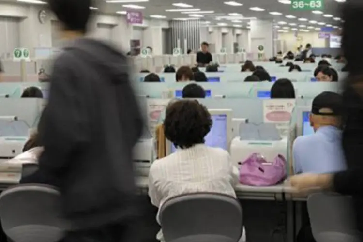 
	Japoneses: n&uacute;mero de desempregados se situou em 2.490.000, 110 mil a menos com rela&ccedil;&atilde;o ao mesmo m&ecirc;s de 2012
 (Toshifumi Kitamura/AFP)