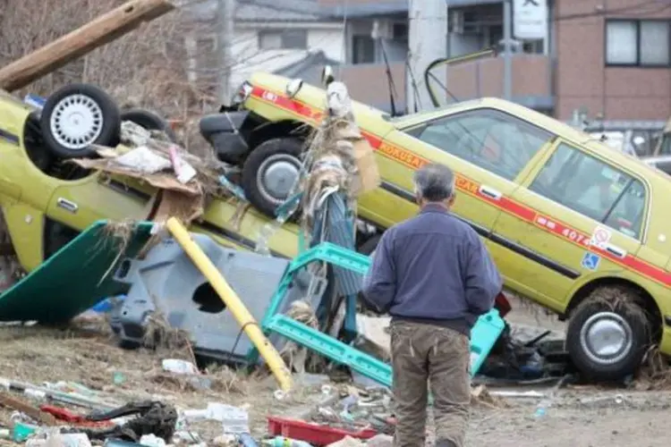 Destruição após tremor no Japão: falta de gasolina dificulta distribuição de ajuda (Getty Images)