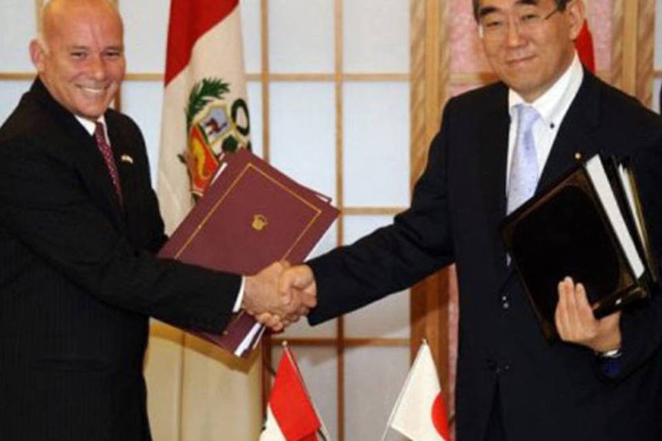Japão e Peru assinam acordo de livre comércio