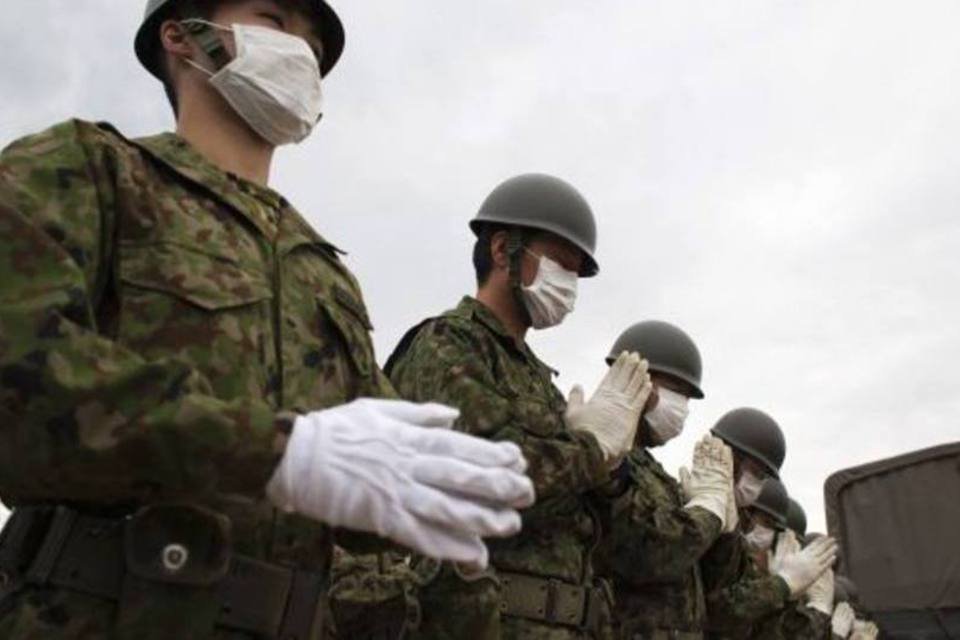 Japão: 900 soldados descontaminarão edifícios em Fukushima