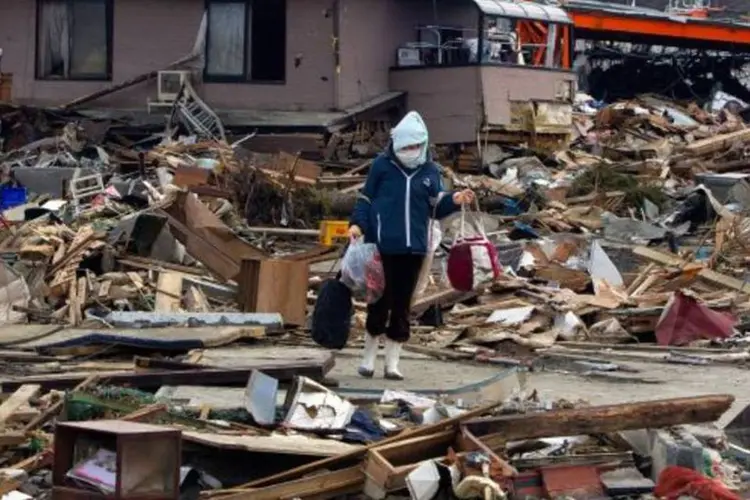 Destroços depois do terremoto em Kesennuma. O ano fiscal japonês, que começa em 1º de abril, deve ter contração (Paula Bronstein/Getty Images)