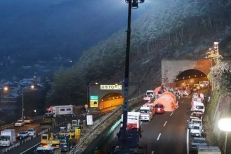 Túnel no Japão: o governo nipônico prometeu uma análise minuciosa para determinar as causas do incidente
 (Jiji Press/AFP)