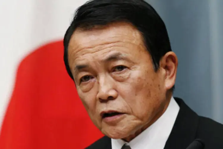 Taro Aso: além de ter criticado a postura do BOJ, o novo encarregado de Finanças do Japão também defendeu uma política monetária mais agressiva (REUTERS/Kim Kyung-Hoon)