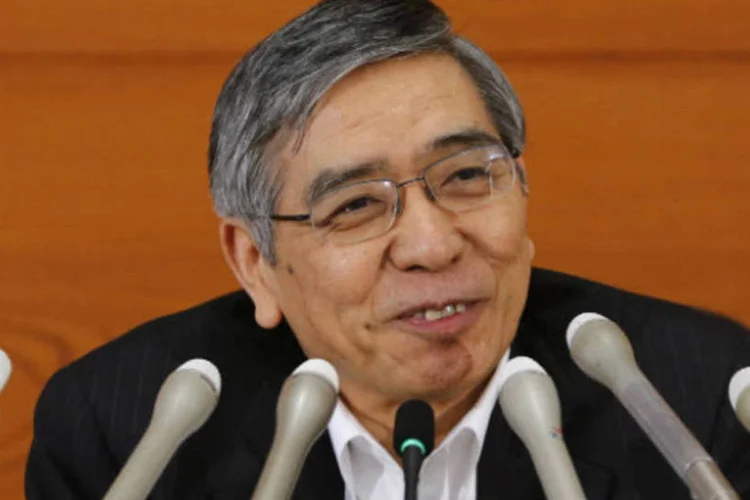 
	O presidente do Banco do Jap&atilde;o (BoJ), Haruhiko Kuroda: &quot;O Jap&atilde;o est&aacute; fazendo progresso est&aacute;vel na dire&ccedil;&atilde;o (de alcan&ccedil;ar) uma infla&ccedil;&atilde;o de 2 por cento&quot;, disse
 (REUTERS/Yuya Shino)