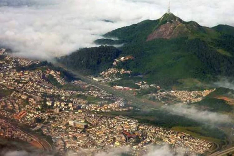 
	Pico do Jaragu&aacute;: liminar da Justi&ccedil;a Federal pedia a reintegra&ccedil;&atilde;o de posse de uma &aacute;rea ocupada por &iacute;ndios da etnia Guarani no local
 (.)