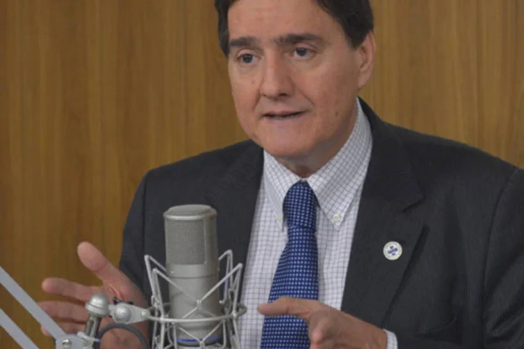 O secretário de Vigilância de Saúde do Ministério da Saúde, Jarbas Barbosa: "Se cada família gastar dez minutos por semana avaliando sua própria casa, a gente já reduzirá muito os focos do mosquito”, destacou o secretário. (Elza Fiuza/ABr)