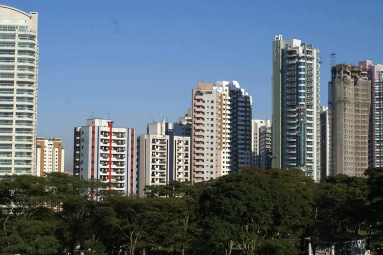 
	Para presidente do Secovi-SP, o adensamento ao longo dos eixos de transporte tornou mais caro o potencial de constru&ccedil;&atilde;o
 (WikimediaCommons/Lukaaz)