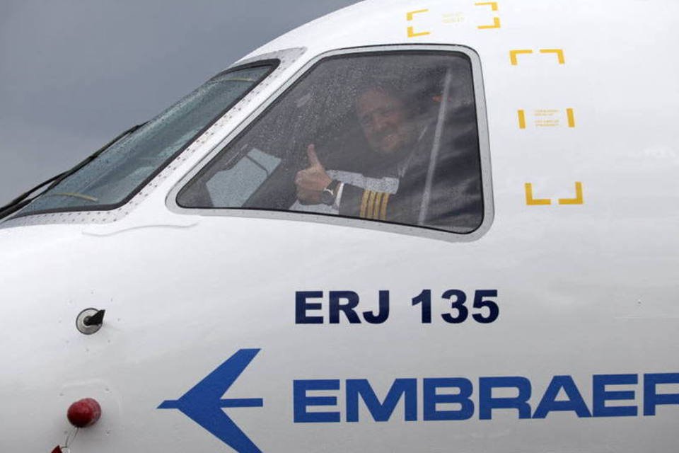 Embraer termina 2014 com fluxo de caixa negativo em US$400mi