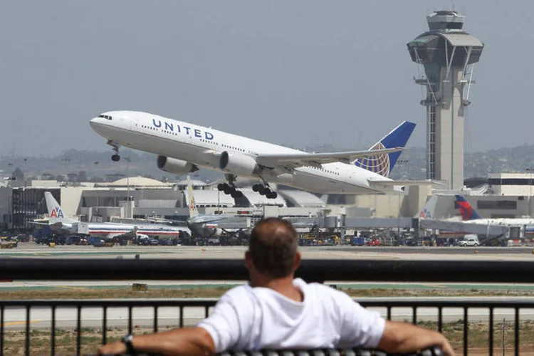 
	Jato da United Airlines: aquisi&ccedil;&atilde;o representaria um afastamento em rela&ccedil;&atilde;o &agrave;s aeronaves da Boeing e da Airbus
 (David McNew/Getty Images)