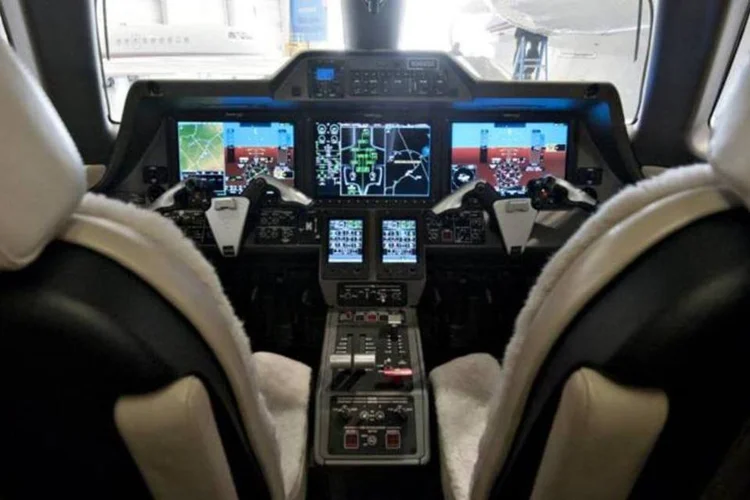 
	Jato da Embraer: empresa informou que o total de pedidos firmes a entregar no segmento comercial somava 454 aeronaves at&eacute; 31 de mar&ccedil;o
 (Daniel Acker/Bloomberg)