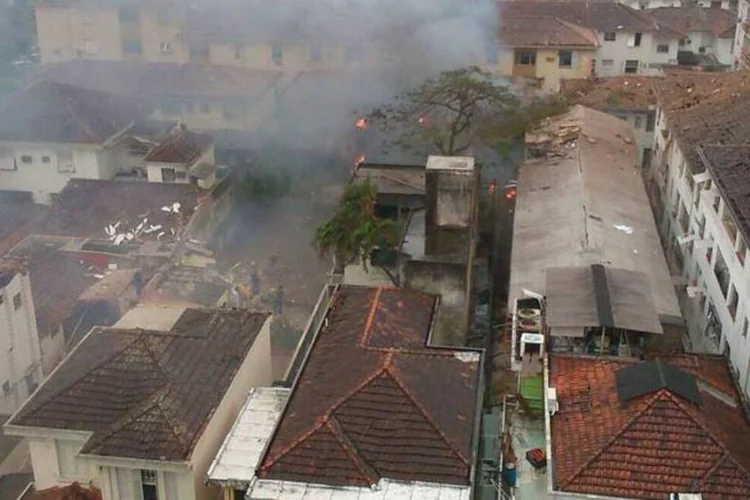 
	Imagem a&eacute;rea de queda do avi&atilde;o: destro&ccedil;os foram detectados em 13 pontos diferentes
 (Reprodução/Facebook Tássio Ricardo)