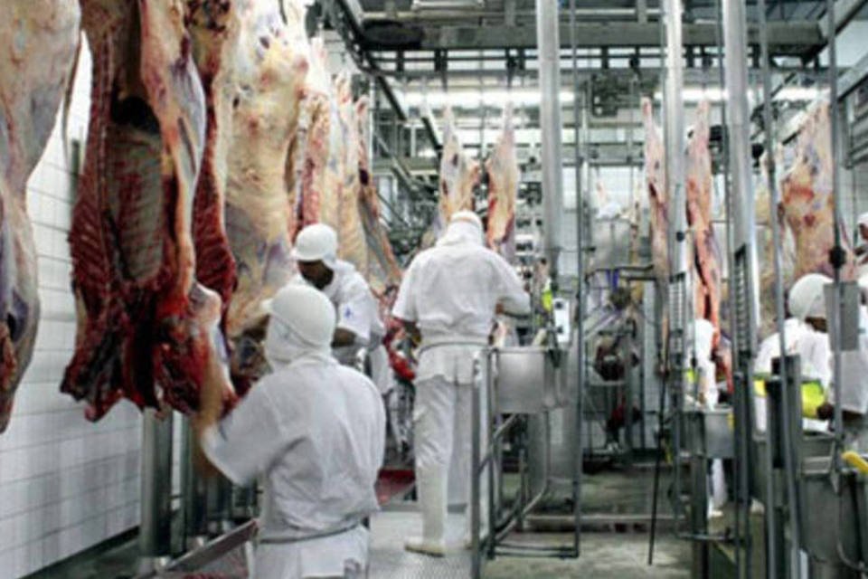JBS nos EUA recolhe carne importada do Brasil