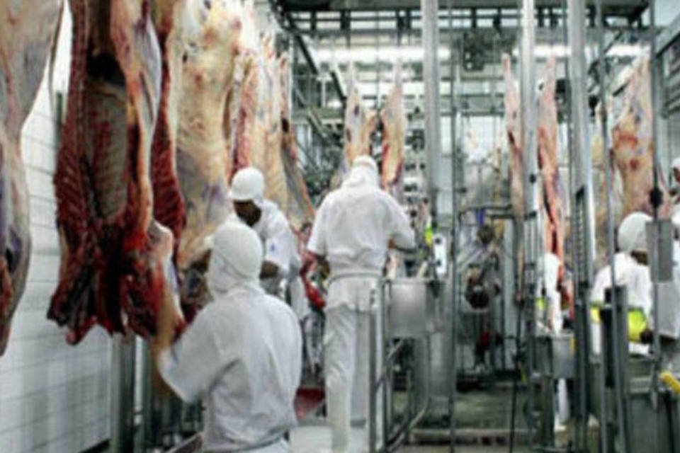 Embarque de carne bovina do Brasil cresce 25% em novembro