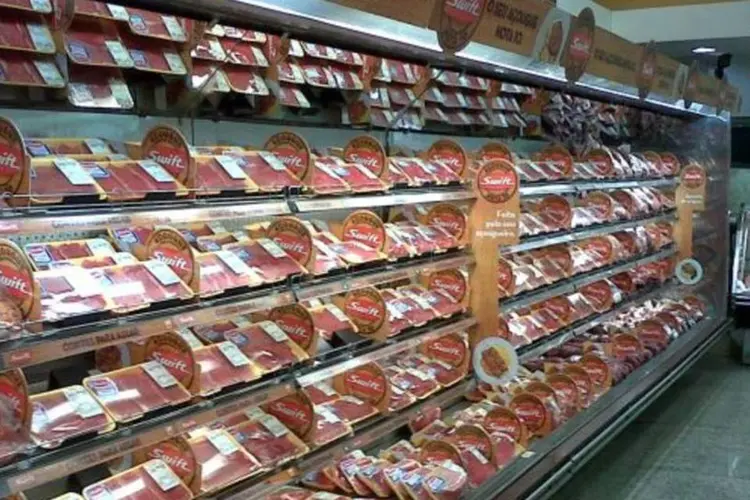 
	A JBS, maior processadora e exportadora de carne bovina do mundo, teve um lucro l&iacute;quido de 367 milh&otilde;es de reais no terceiro trimestre
 (Divulgação)