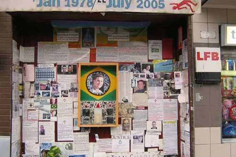 Santuário em homenagem a Jean, em Londres: família pode ter sido alvo de escutas ilegais durante as investigações sobre a morte do brasileiro (Wikimedia Commons)