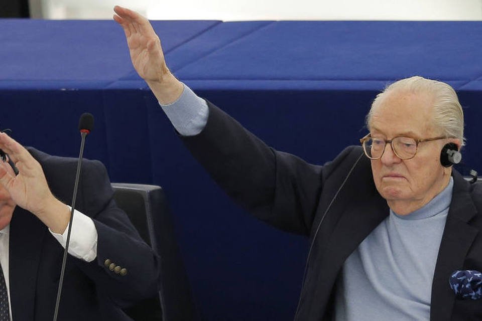 Parlamento Europeu retira imunidade de Le Pen