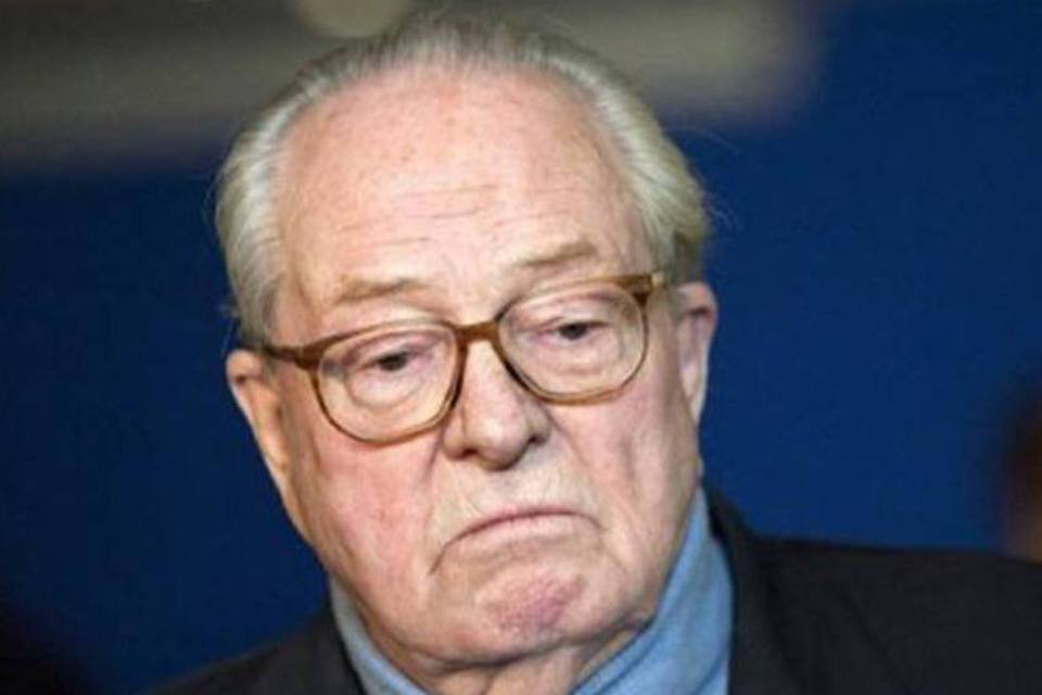 Jean-Marie Le Pen condenado a três meses de prisão com sursis