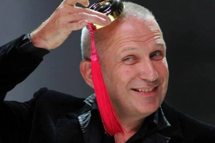 A marca do estilista Jean Paul Gaultier vendeu € 23 milhões em 2009 (Robert Marquardt/Getty Images)