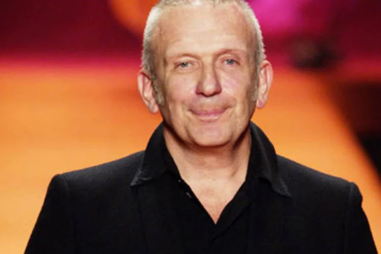 A saída do estilista não afeta sua relação privilegiada com a Hermès, que continuará sendo acionista da maison Jean-Paul Gaultier