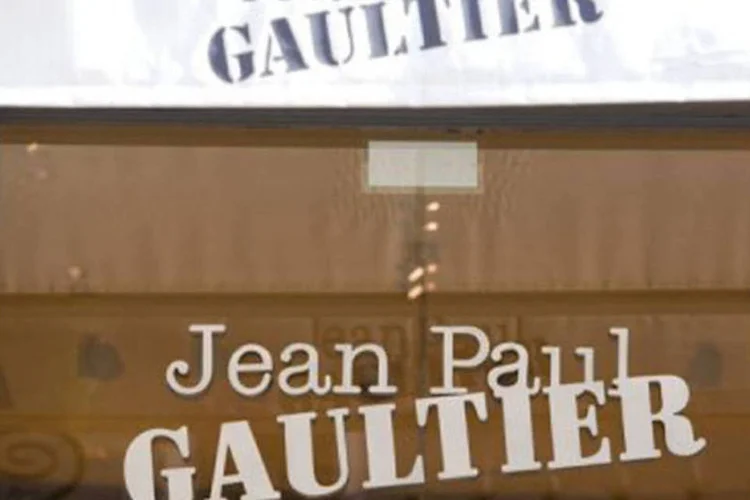Logo da Jean Paul Gaultier em Paris: a Hermès vendeu os 45% da participação que possuía na marca (Loic Venance/AFP)
