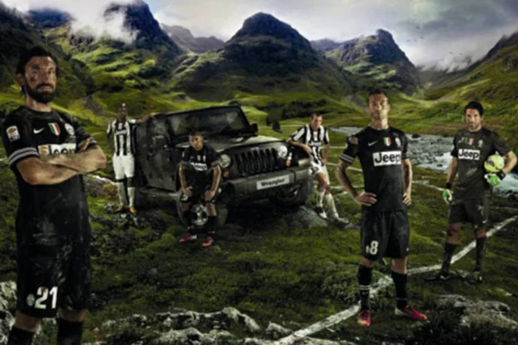 
	Estrat&eacute;gia &eacute; baseada no conceito criativo que v&ecirc; a Jeep levando a bola al&eacute;m de todos os limites, atingindo os &ldquo;campos&rdquo; off-road mais improv&aacute;veis e inventando um novo &ldquo;esporte extremo&rdquo;
 (Reprodução)