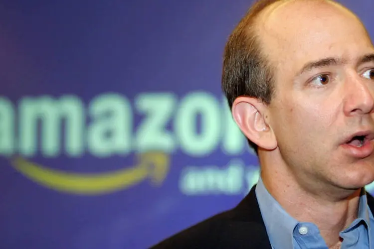 
	Jeff Bezos: faz parte da rotina do bilion&aacute;rio vender uma pequena parte das a&ccedil;&otilde;es da Amazon
 (John Froschauer/ Bloomberg News)