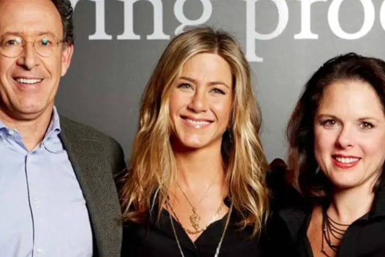 
	Bob Langer, Jennifer Aniston e Jill Beraud, da Living Proof: produtos tecnol&oacute;gicos
 (Divulgação/Living Proof)