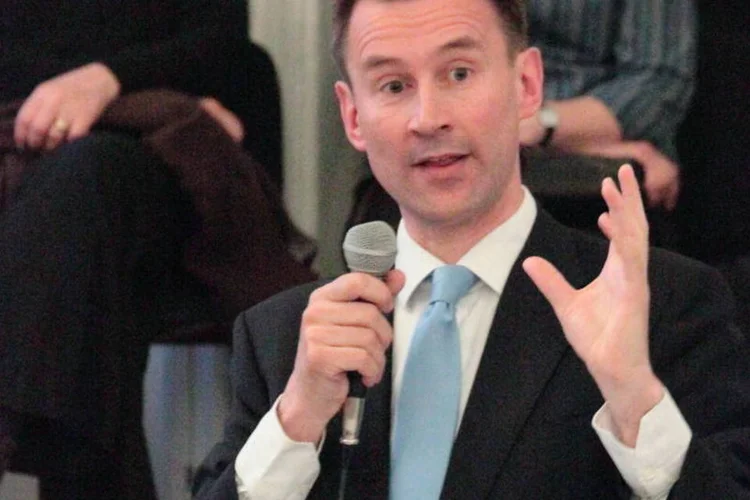 Jeremy Hunt: ministro da Cultura britânico quebrou sino olímpico (James Firth)