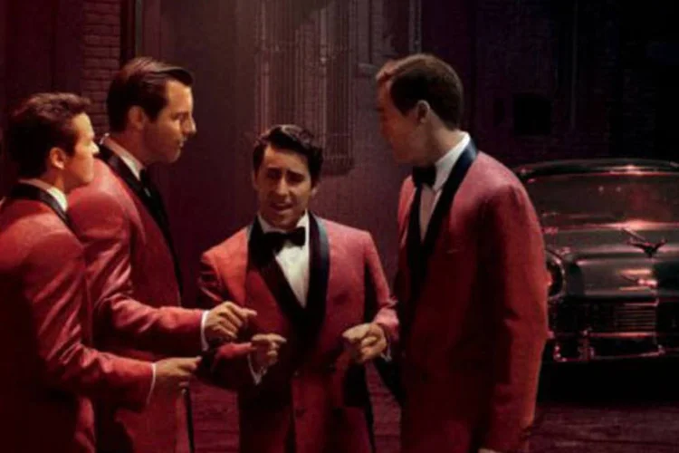 Cartaz do filme "Jersey Boys: Em Busca da Música" (Divulgação / Warner Bros.)