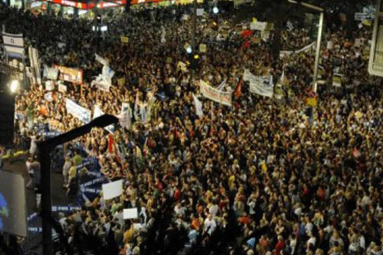 Os manifestantes israeleneses que lotam Tel Aviv e outras cidades se queixam principalmente do alto custo das moradias (David Buimovitch/AFP)