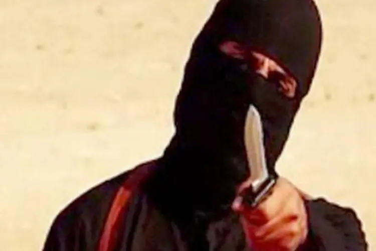 
	&quot;Jihadi John&quot; foi identificado pelo jornal Washington Post como o jovem londrino Mohammed Emwazi
 (AFP)