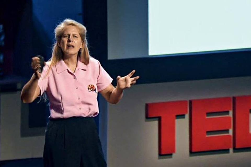 Aprenda a falar em público com 5 palestrantes do TED