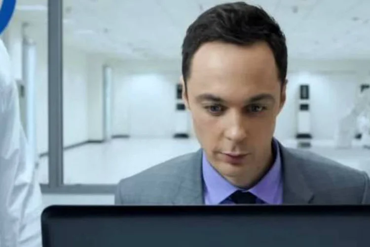 Jim Parsons: a Intel quer divulgar tecnologias que só víamos nos filmes de ficção científica (Reprodução/YouTube/Intel)