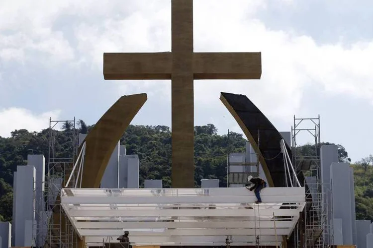 Preparativos para a Jornada Mundial da Juventude, no Rio de Janeiro: são esperadas em Guaratiba 1,5 milhão de pessoas. (REUTERS/Sergio Moraes)