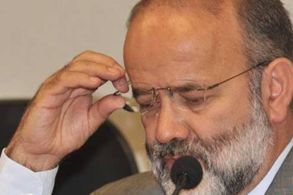 PF fecha elo de propina em fundo da Petrobras