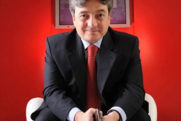 João Cox criticou ontem o "tratamento privilegiado" que a Oi recebe do Governo Federal. (.)