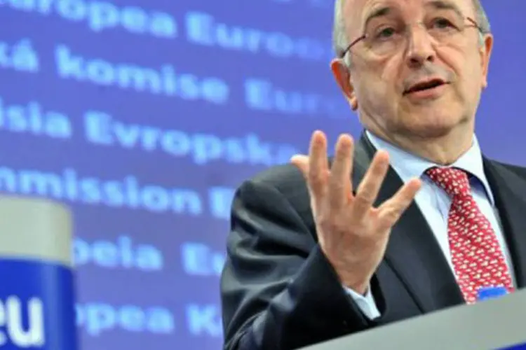 O vice-presidente da Comissão Europeia, Joaquín Almunia,  explicou que a ajuda solicitada pelo governo espanhol é considerada um "investimento" do Estado (Georges Gobet/AFP)