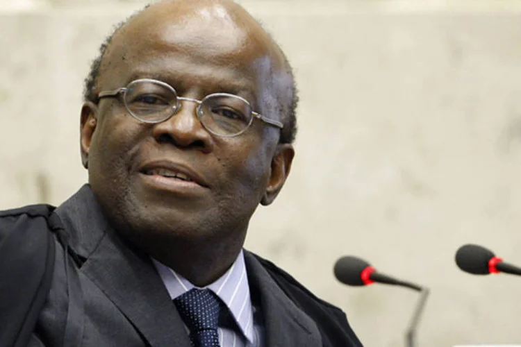 
	Ministro Joaquim Barbosa: atua&ccedil;&atilde;o do presidente do Supremo no julgamento do mensal&atilde;o despertou interesse de partidos pol&iacute;ticos
 (Nelson Jr./SCO/STF)