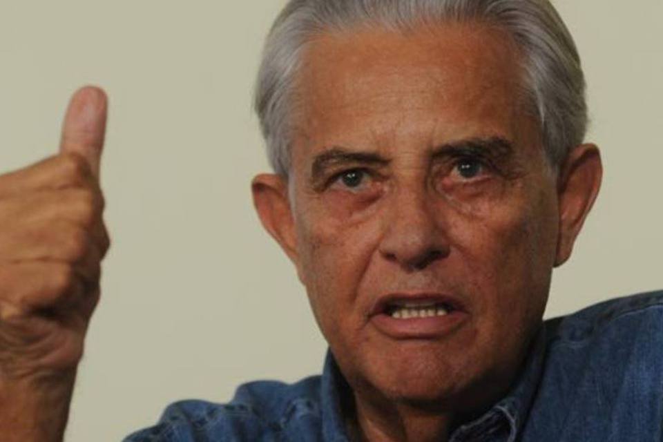 Roriz passa por procedimento cirúrgico e segue na UTI