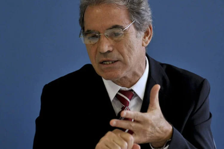 
	O supervisor nacional do Programa de Imposto de Renda (PIR), Joaquim Adir: segundo estimativas da Receita, todos os anos, 2% do total de declarantes terminam pegos pelo &quot;le&atilde;o&quot;
 (Daniel Lima/Abr)