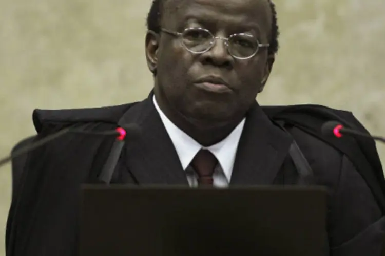 
	Joaquim Barbosa, presidente do STF: &quot;Lamento muito que estejamos diante desse impasse constitucional absurdo&quot;
 (REUTERS/Ueslei Marcelino)