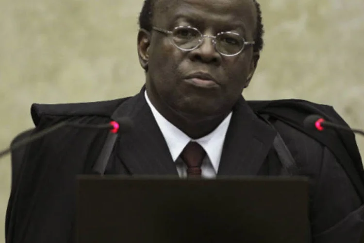 
	Joaquim Barbosa determinou ao diretor-geral do Supremo, Miguel Augusto Fonseca de Campos, a libera&ccedil;&atilde;o todos os servidores da Casa antes do fim do expediente, &agrave;s 17 horas
 (REUTERS/Ueslei Marcelino)