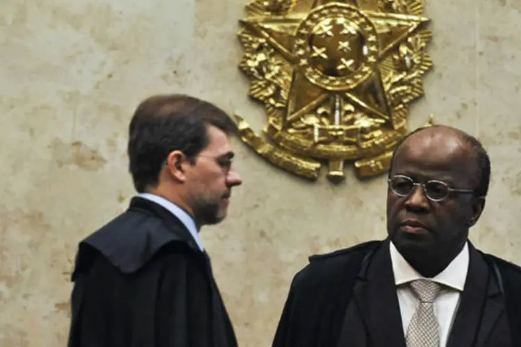 Os ministros do STF, Joaquim Barbosa e José Dias Toffoli: para o presidente do tribunal e relator do processo, ao Congresso só cabe ratificar a decisão do STF (José Cruz/ABr)